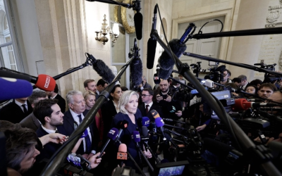 GOBIERNO FRANCÉS SE ACERCA AL COLAPSO; OPOSICIÓN APOYARÁ MOCIÓN DE CENSURA CONTRA BARNIER